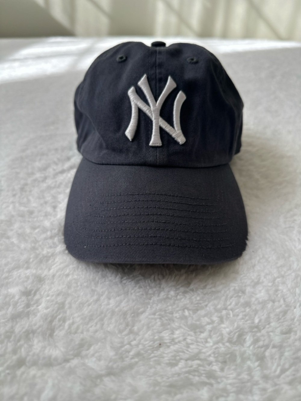 ‘47 Brand NY Yankees Clean Up Dad Hat Navy Women’s/Unisex OSFA